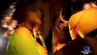 Би хайр үед залуу би зөндөө хавсаргасан байна