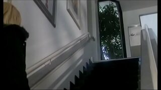 Очень сексуальная и соблазнительная блондинка с большими буферами Бриттни Скай заставила парня, принимающего душ, отпердолить её